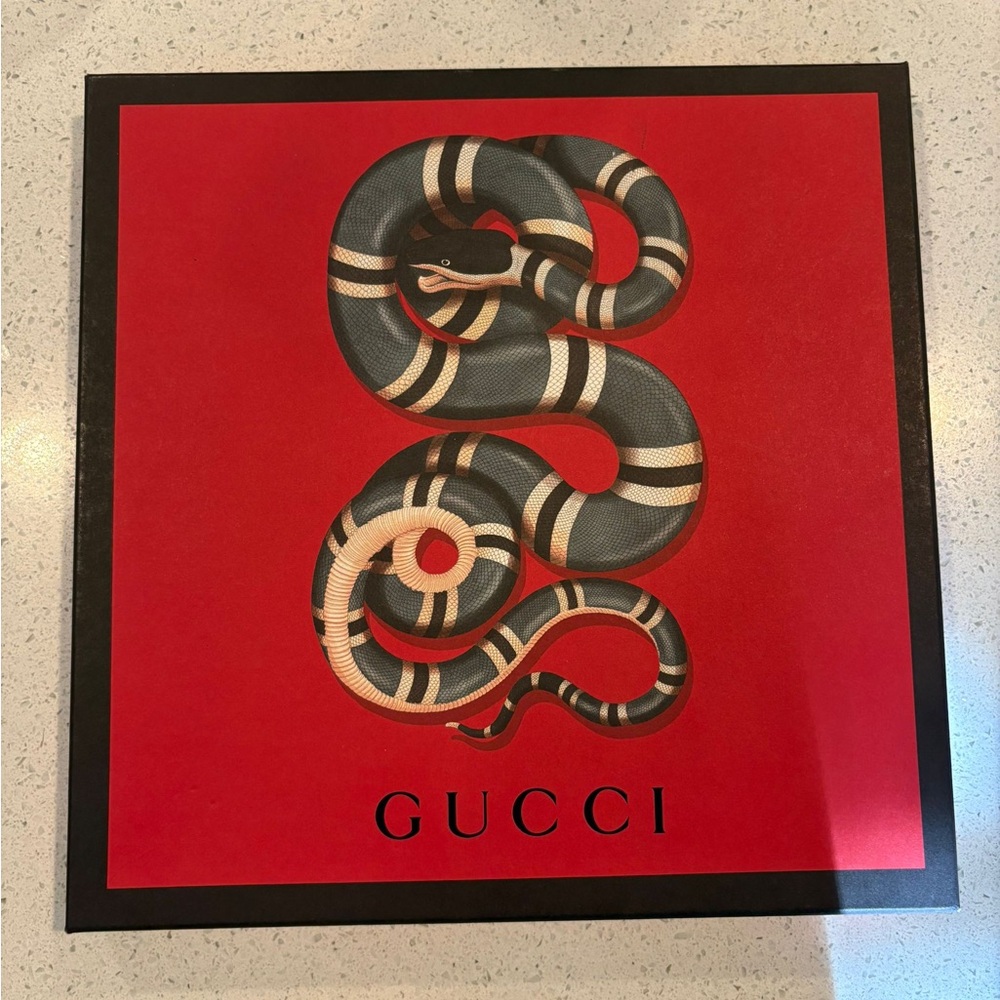 Gucci box
